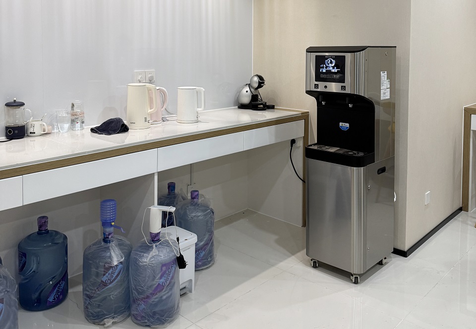 深圳市福田村镇银行-采购直饮水机解决健康饮水问题